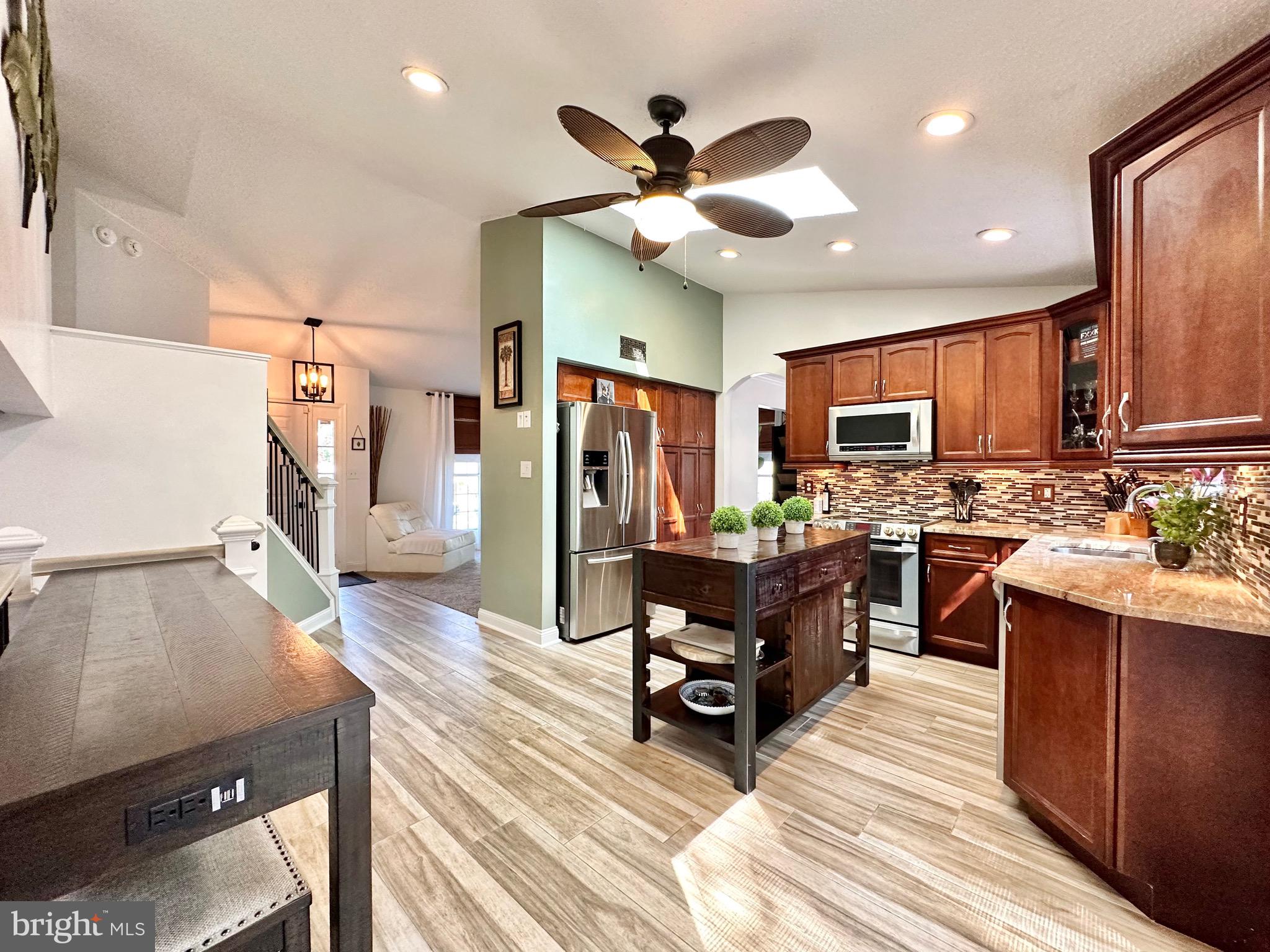 15764 Beau Ridge Drive Woodbridge, VA 22193 - Photo 3 of 36