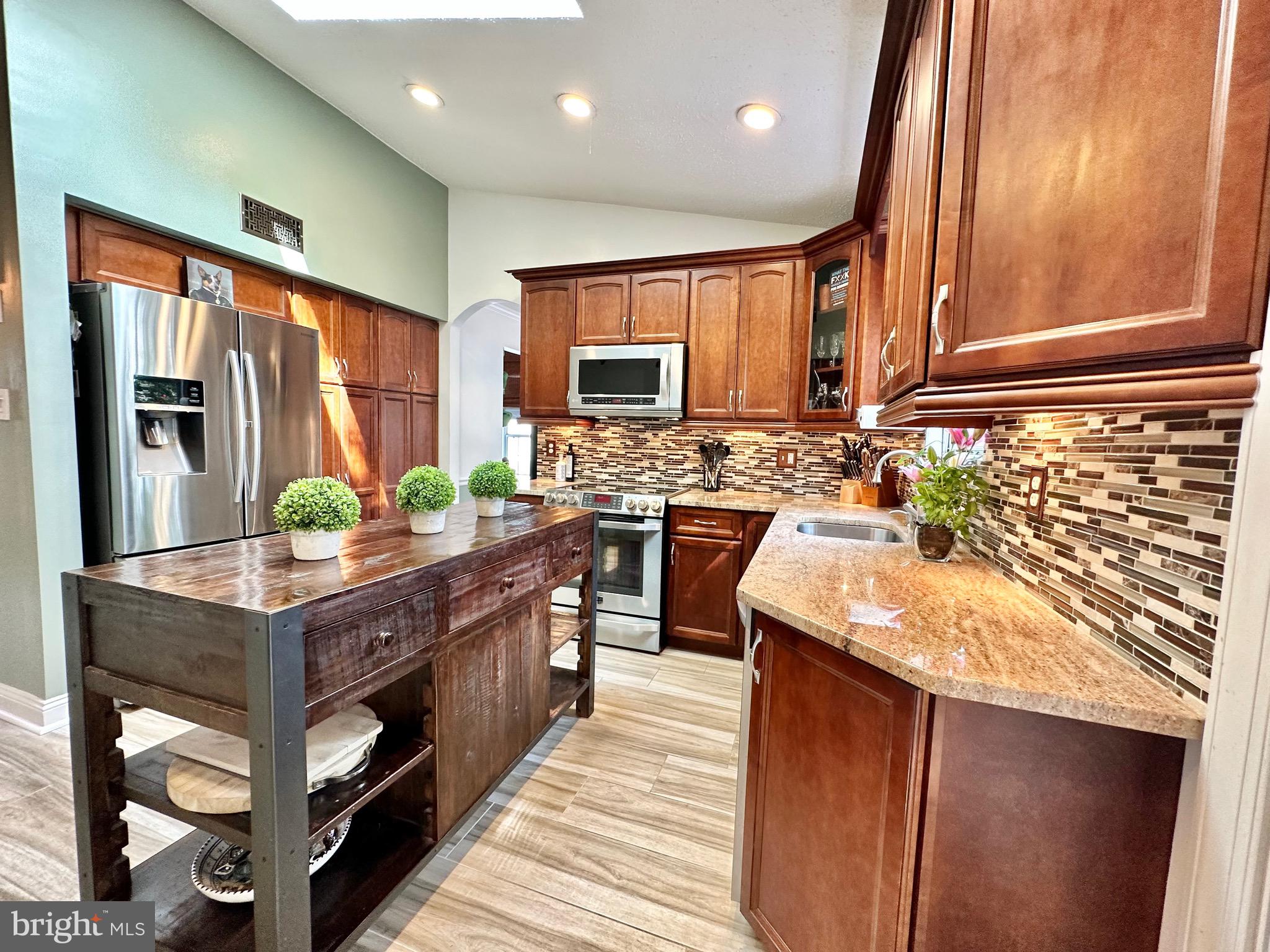 15764 Beau Ridge Drive Woodbridge, VA 22193 - Photo 5 of 36