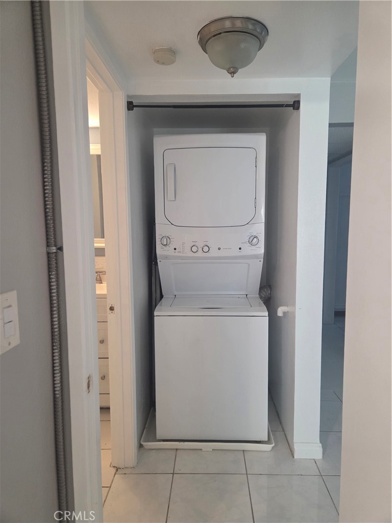 20307 Rue Crevier, Unit 577 Canyon Country, CA 91351 - Photo 10 of 13 In-house Laundry