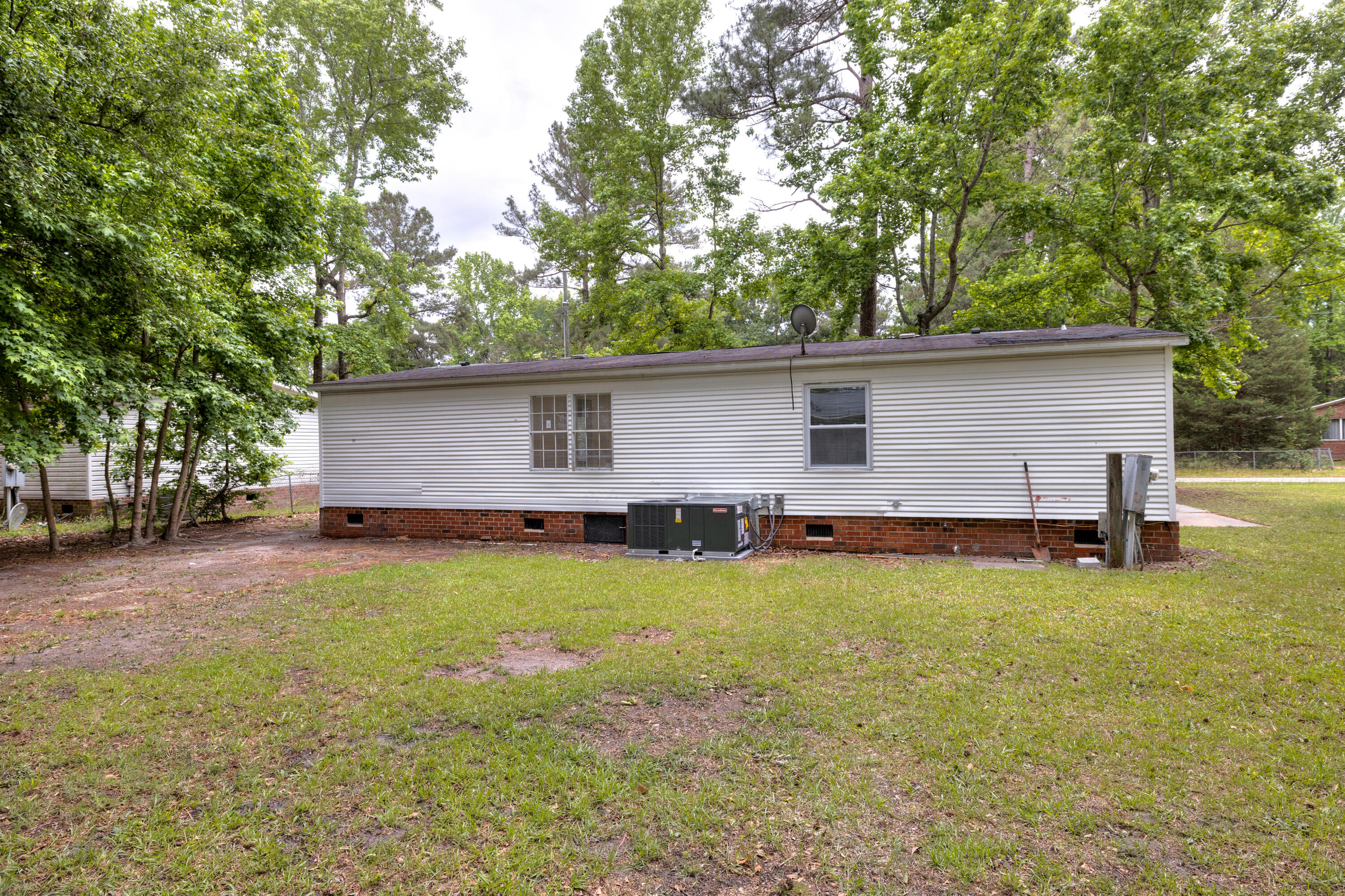 321 Curtis Drive Sumter, SC 29153 - Photo 6 of 27 06