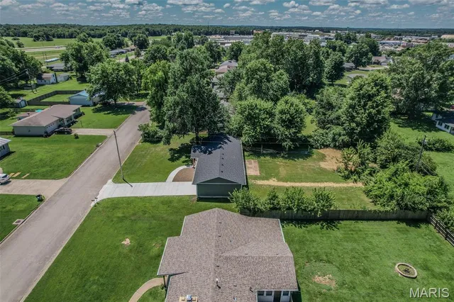 $229,000 | 1507 Finn Drive, Lebanon, MO 65536