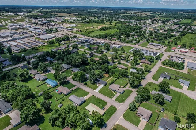 $229,000 | 1507 Finn Drive, Lebanon, MO 65536