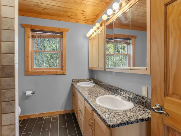 $525,000 | 1605 Gjerpen Lane, Cato, WI 54220