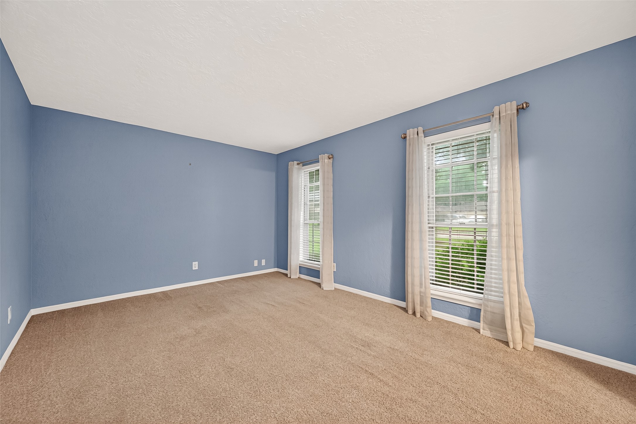 17810 Abby Lane Spring, TX 77379 - Photo 2 of 50 Living Room