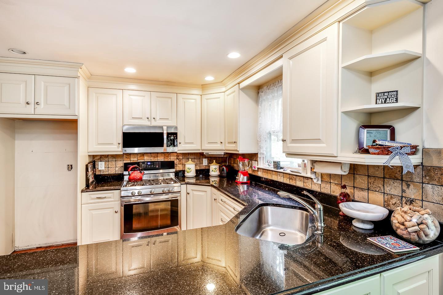 1739 Melmar Road Huntingdon Valley, PA 19006 - Photo 15 of 43