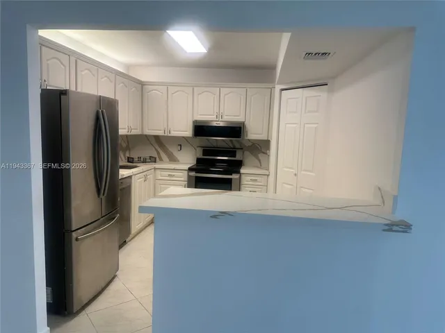 $3,750 | 9273 Collins Avenue, Unit 607, Surfside, FL 33154