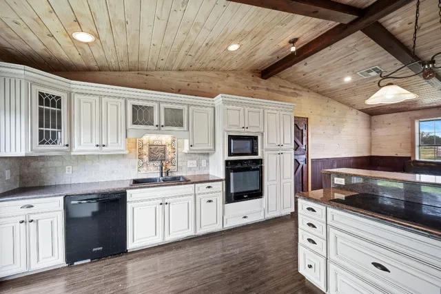 $2,500,000 | 103 County Road 103, Giddings, TX 78942