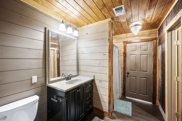 $2,500,000 | 103 County Road 103, Giddings, TX 78942