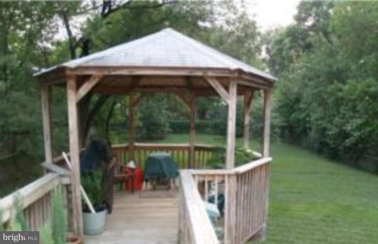 5524 Lanham Station Road Lanham, MD 20706 - Photo 10 of 10 Gazebo
