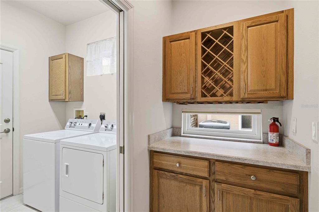 680 West Doerr Path Hernando, FL 34442 - Photo 34 of 48 a utility room with dryer and washer