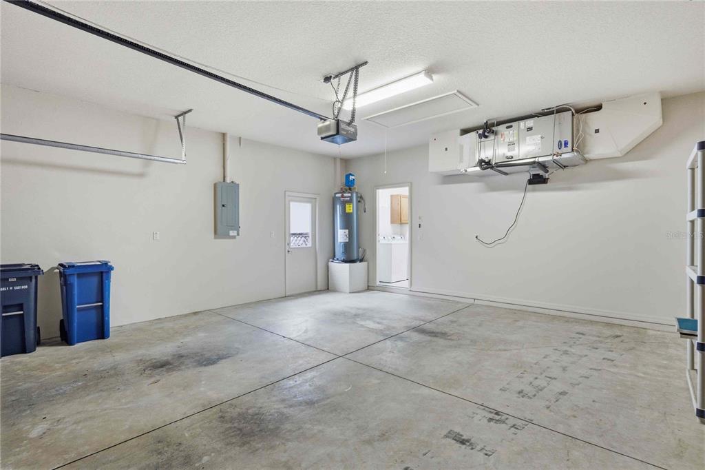 680 West Doerr Path Hernando, FL 34442 - Photo 42 of 48 a view of a garage