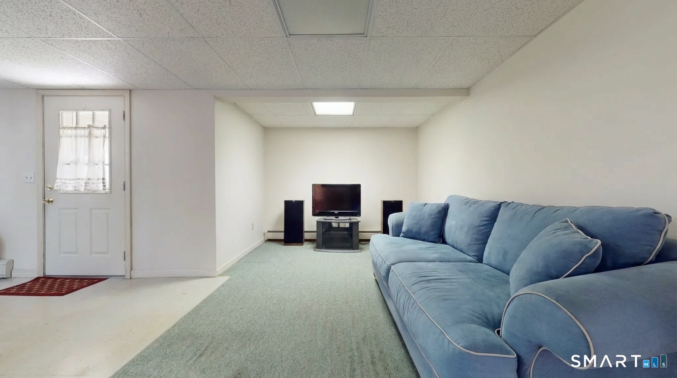 1985 Cutspring Road Stratford, CT 06614 - Photo 26 of 29
