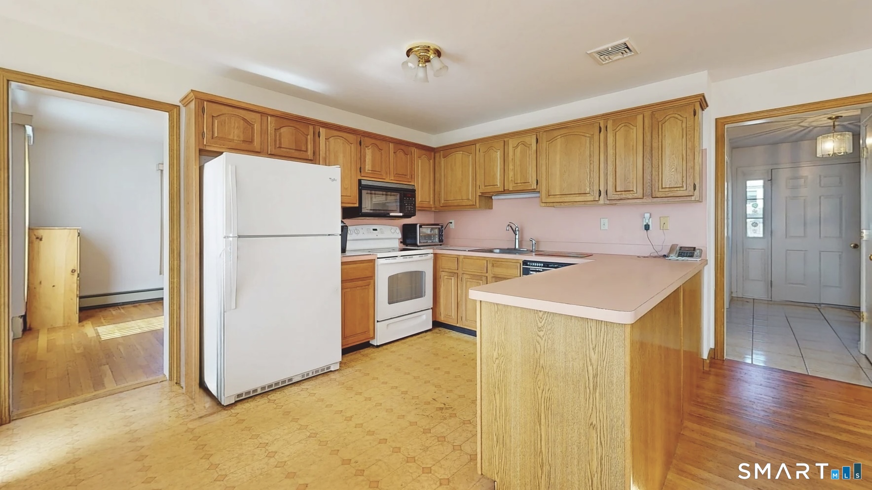 1985 Cutspring Road Stratford, CT 06614 - Photo 9 of 29