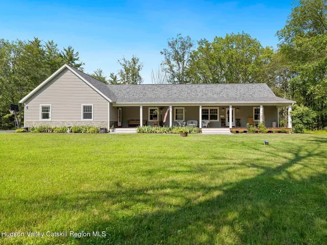 a house view with a outdoor space