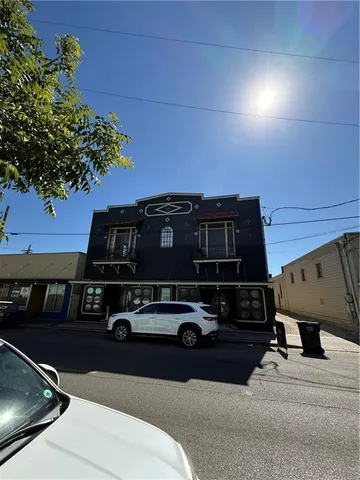 $1,950 | 4512 Freret Street, Unit 201, New Orleans, LA 70115
