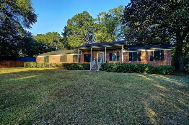 $435,000 | 3915 Royal Oaks Drive, Tallahassee, FL 32309