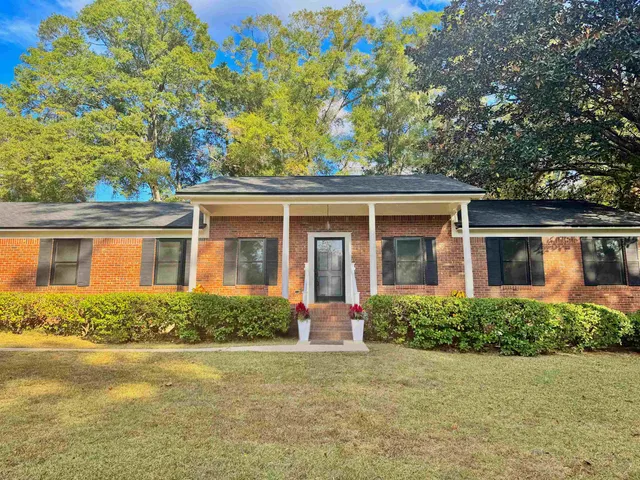 $435,000 | 3915 Royal Oaks Drive, Tallahassee, FL 32309