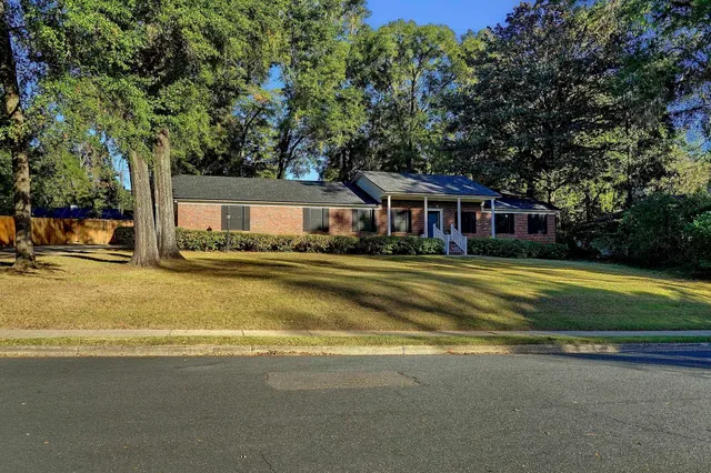 $435,000 | 3915 Royal Oaks Drive, Tallahassee, FL 32309