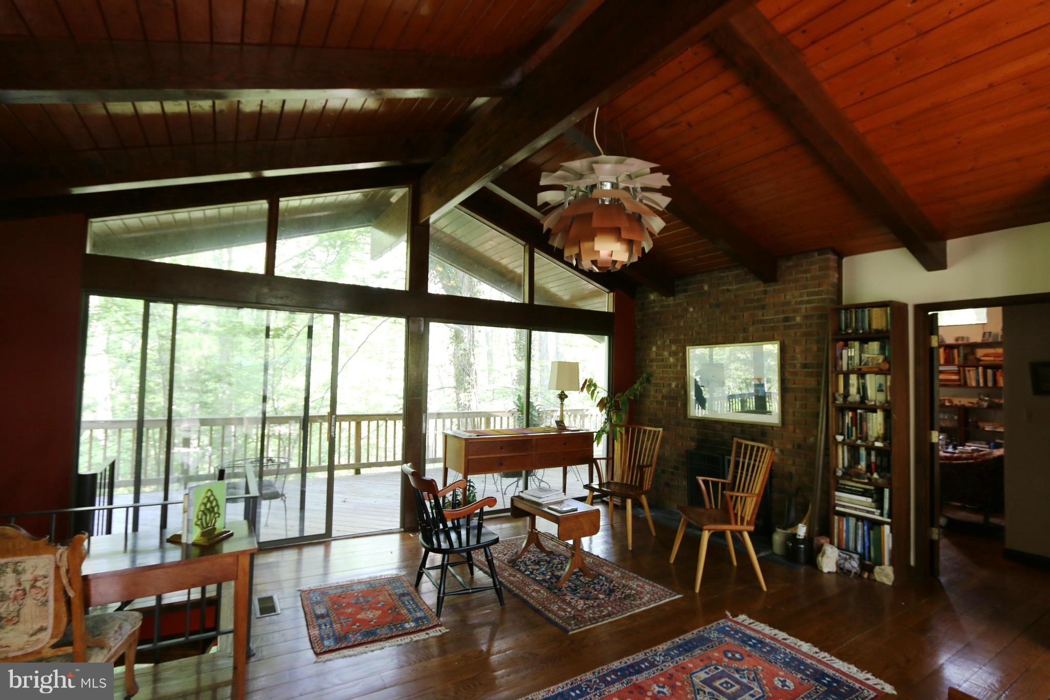 785 Brooke Road Fredericksburg, VA 22405 - Photo 2 of 24 Living Room