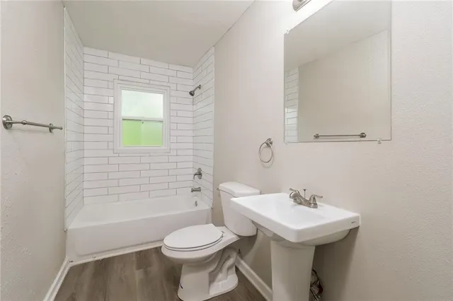 $1,525 | 17228 Cerrito Drive, Belton, MO 64012