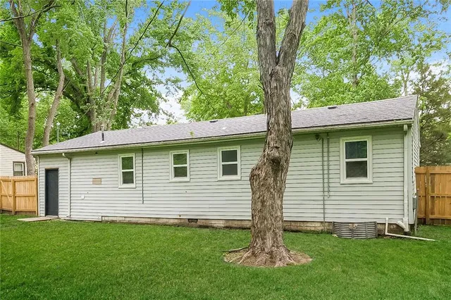 $1,525 | 17228 Cerrito Drive, Belton, MO 64012