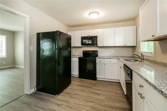 $1,525 | 17228 Cerrito Drive, Belton, MO 64012