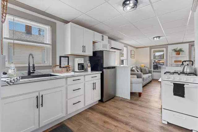 $2,000 | 2 Island Path, Unit 1, Hampton, NH 03842