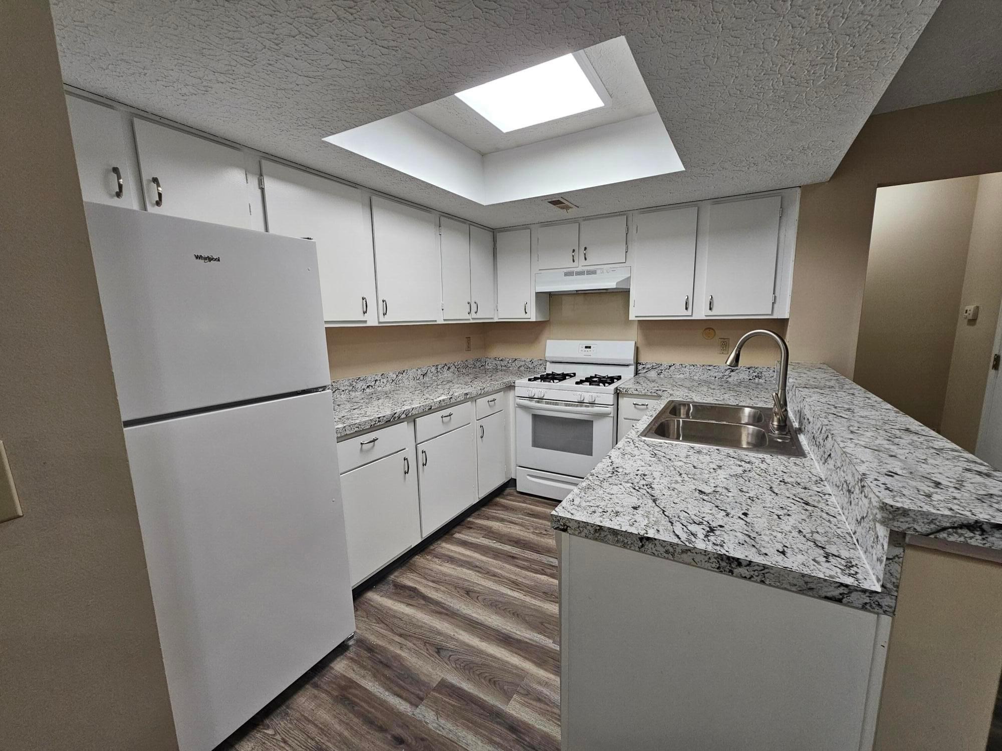 5334 Darlington Road, Unit E Columbus, OH 43220 - Photo 10 of 22 20240814_110907