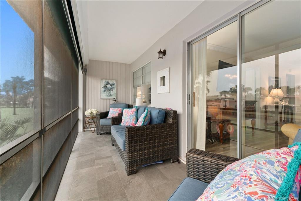 1985 Southwest Palm City Road, Unit 44I Stuart, FL 34994 - Photo 24 of 31 a living room with furniture