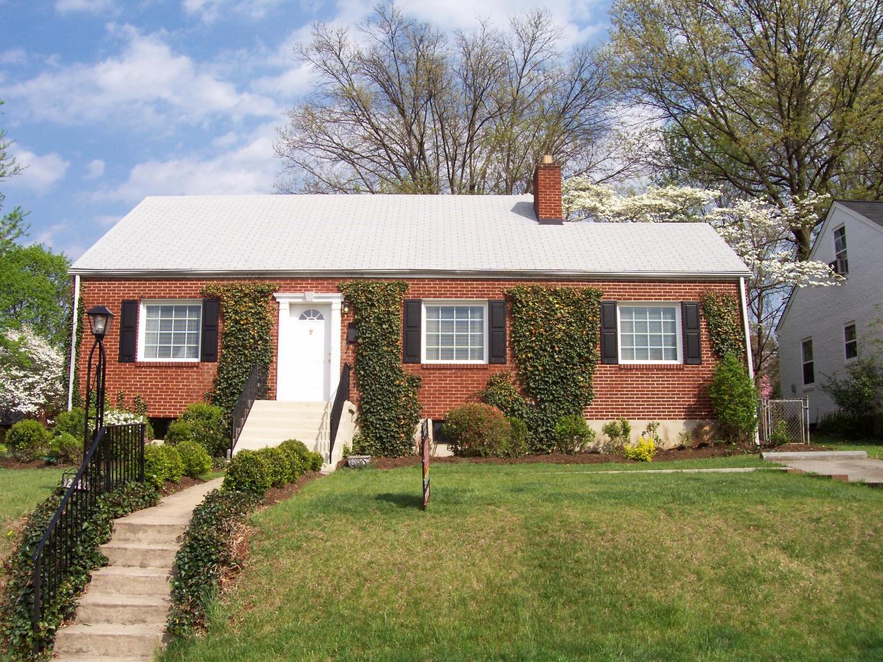 2328 Howard Road Southwest Roanoke, VA 24015 - Photo 1 of 10 Front