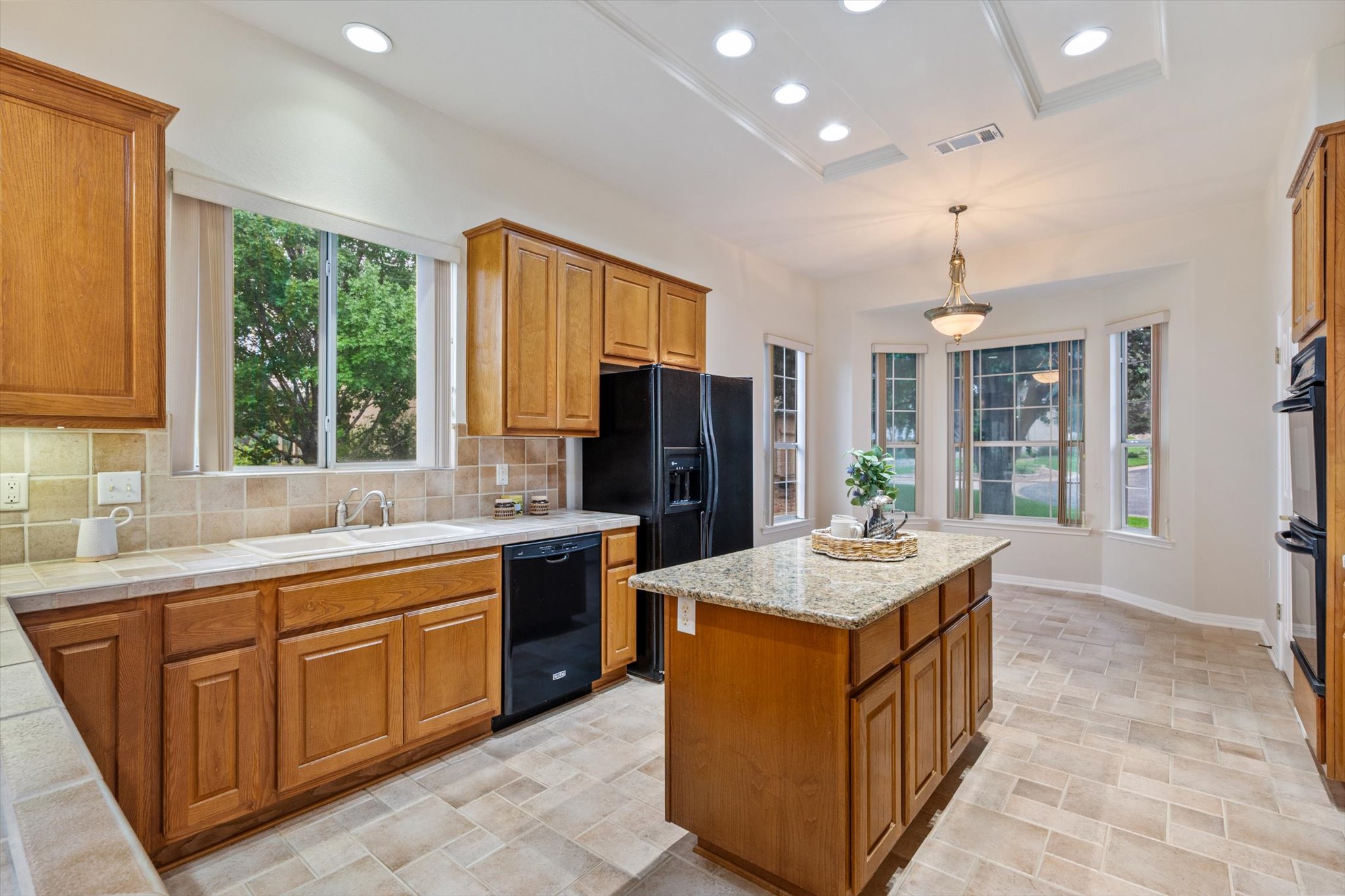 112 Goldenrod Way Georgetown, TX 78633 - Photo 7 of 40