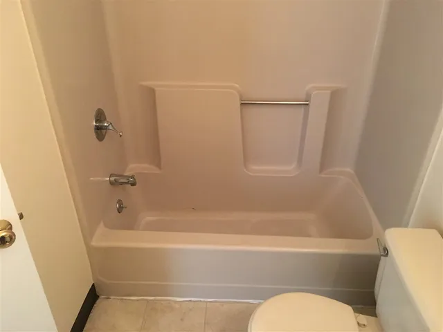 $1,896 | 161 Eastern Avenue, Unit 304, Manchester, NH 03104