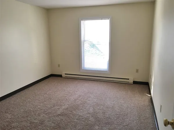 $1,896 | 161 Eastern Avenue, Unit 304, Manchester, NH 03104