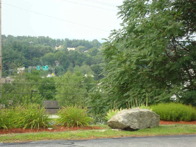 $1,896 | 161 Eastern Avenue, Unit 304, Manchester, NH 03104