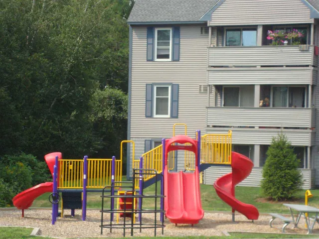 $1,896 | 161 Eastern Avenue, Unit 304, Manchester, NH 03104