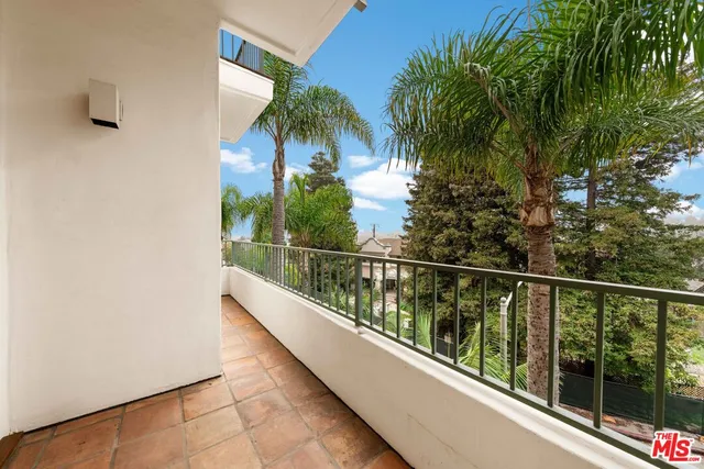 $4,150 | 15500 Sunset Boulevard, Unit 204, Pacific Palisades, CA 90272