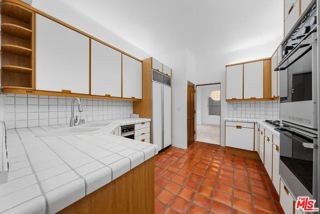 $4,150 | 15500 Sunset Boulevard, Unit 204, Pacific Palisades, CA 90272