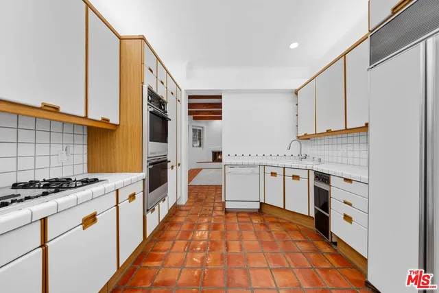 $4,150 | 15500 Sunset Boulevard, Unit 204, Pacific Palisades, CA 90272