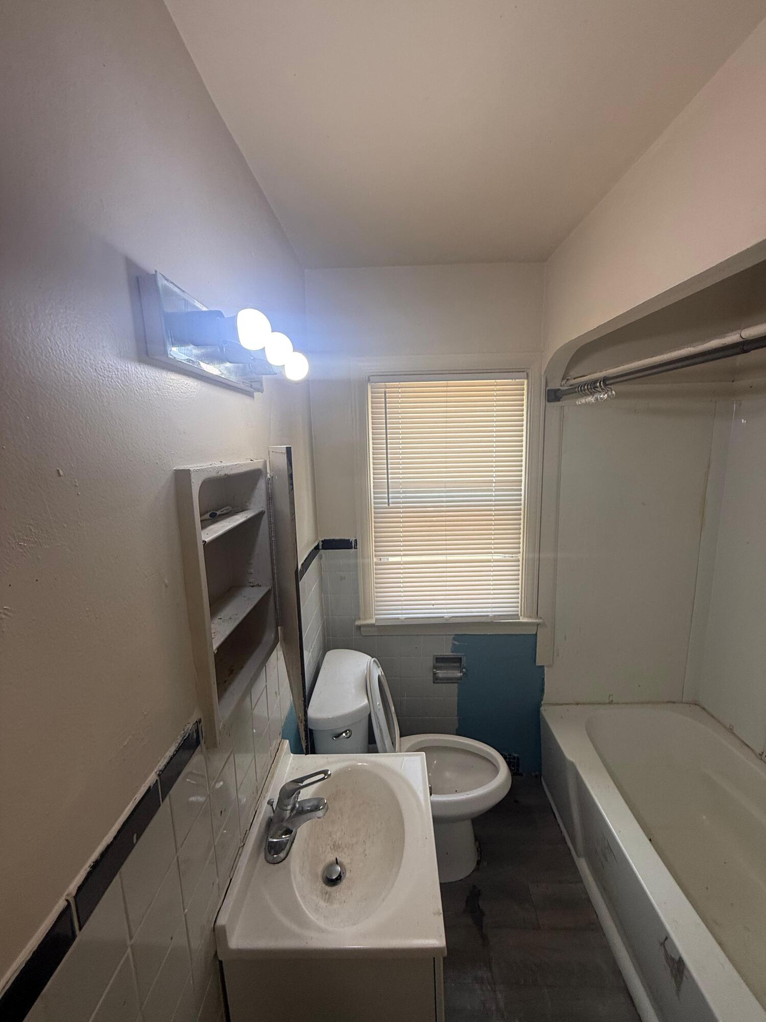 8669 Burt Road Detroit, MI 48228 - Photo 12 of 25 WhatsApp Image 2025-08-19 at 08.36.48_e1