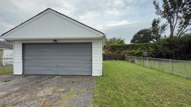 8669 Burt Road Detroit, MI 48228 - Photo 5 of 25 file (4)