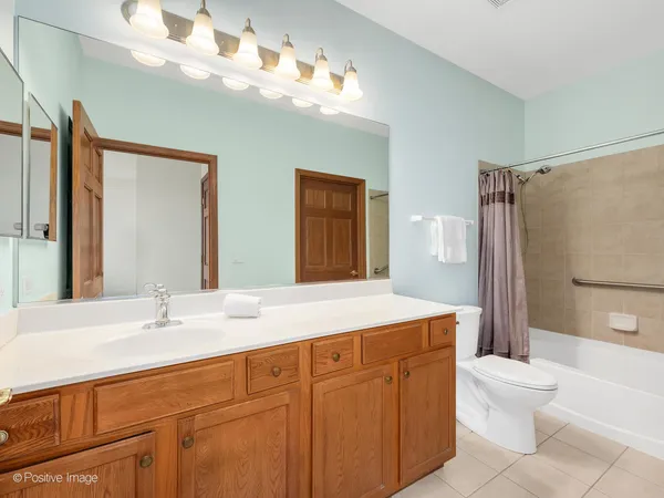$470,000 | 1842 Highbury Lane, Aurora, IL 60502