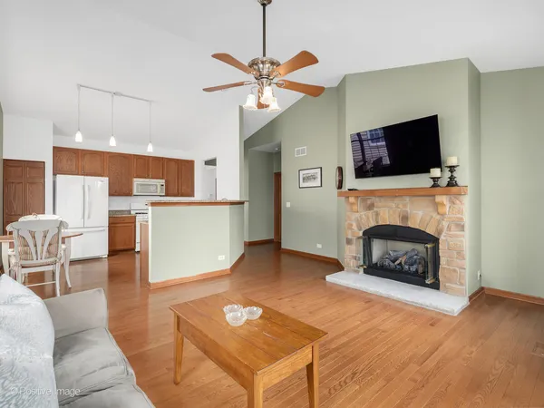 $470,000 | 1842 Highbury Lane, Aurora, IL 60502