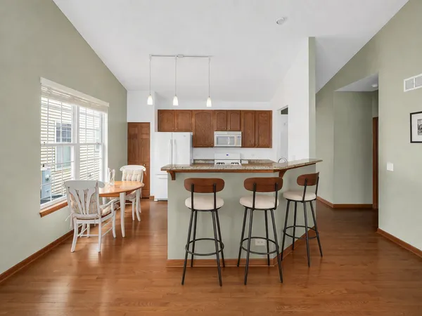 $470,000 | 1842 Highbury Lane, Aurora, IL 60502