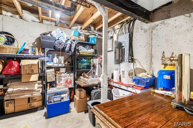 $529,900 | 2401 Pfinister School Road, De Soto, MO 63020