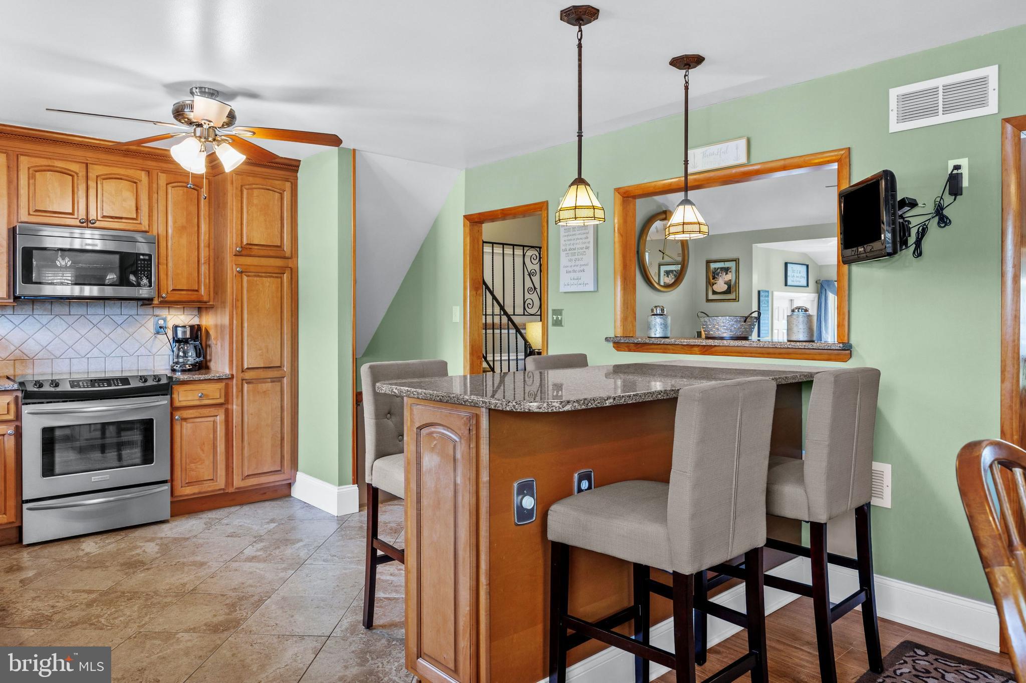 715 Heritage Road Cinnaminson, NJ 08077 - Photo 12 of 43 Bar/nook area