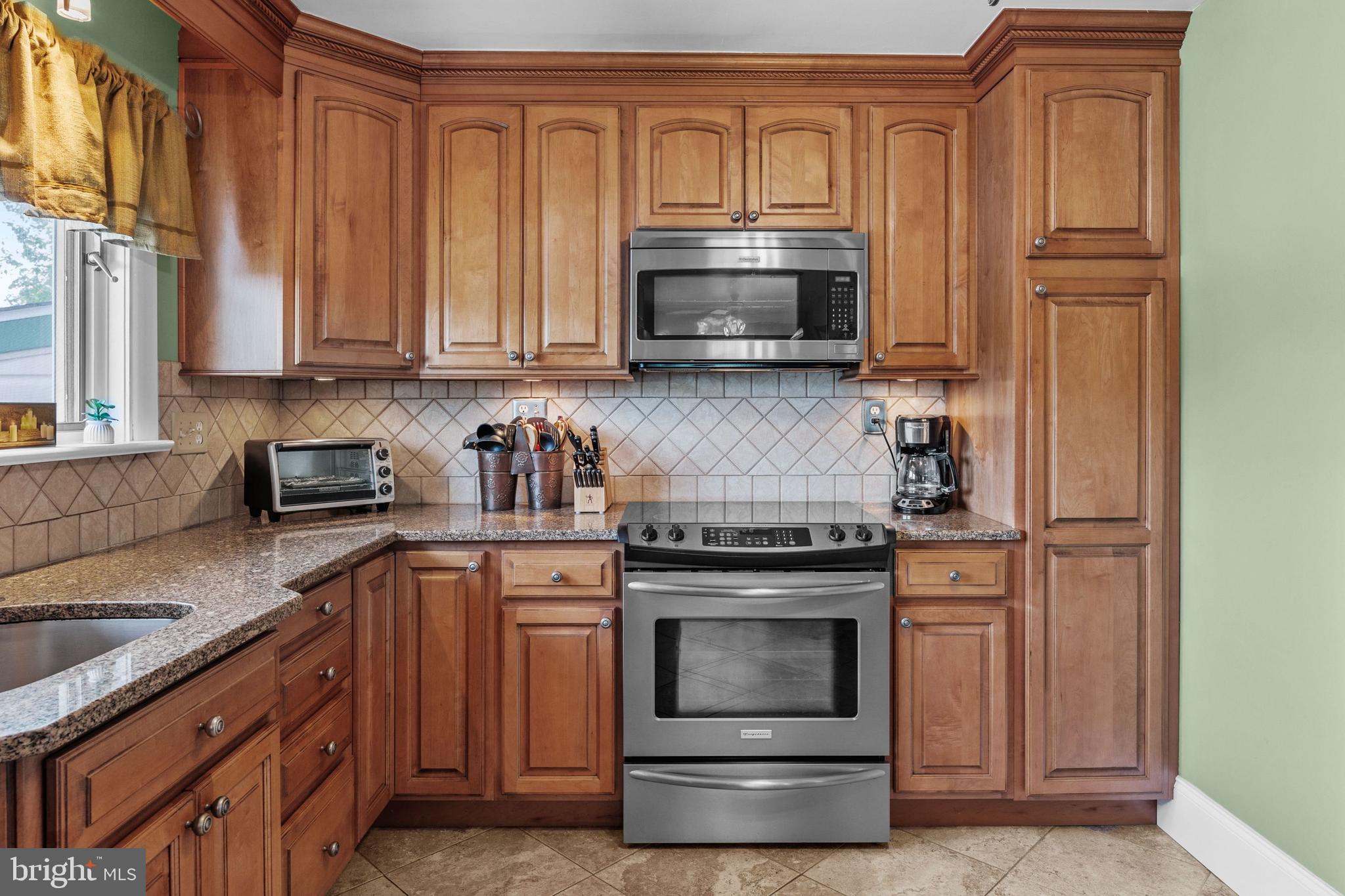 715 Heritage Road Cinnaminson, NJ 08077 - Photo 13 of 43 cabinets to the ceiling..