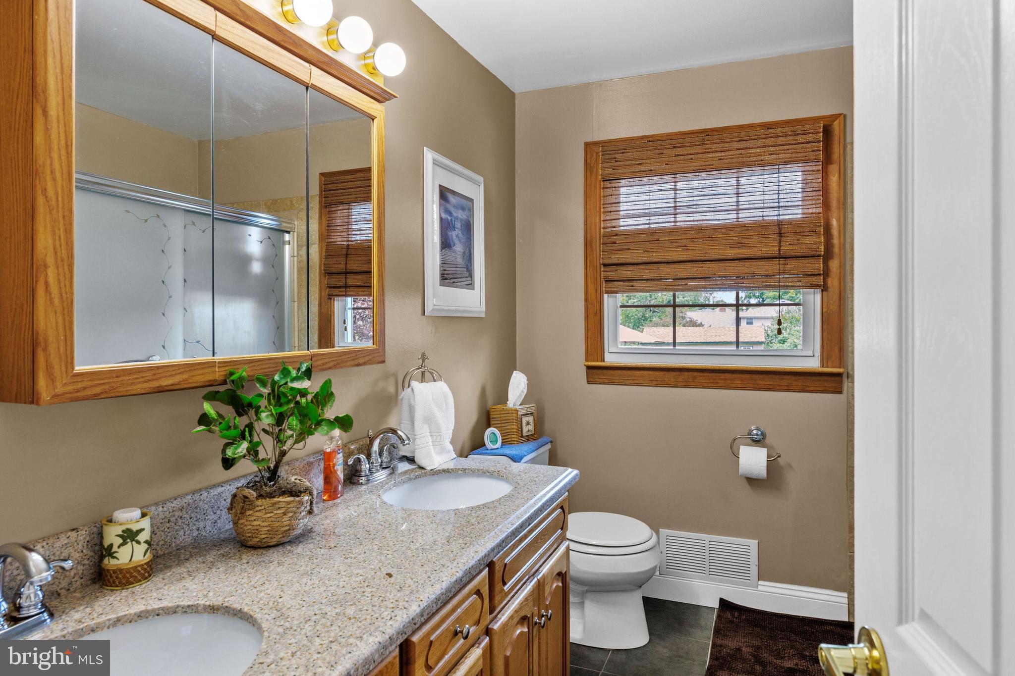 715 Heritage Road Cinnaminson, NJ 08077 - Photo 20 of 43 Hall bath