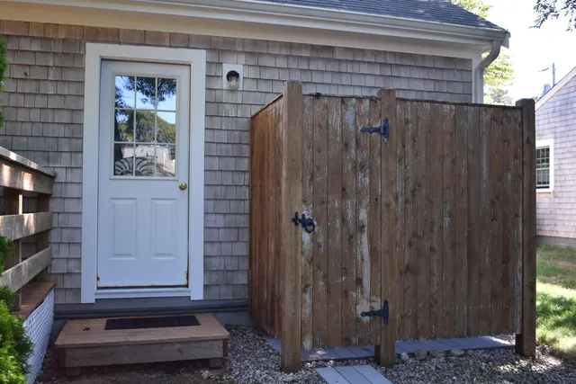 a view of a entryway door of the house