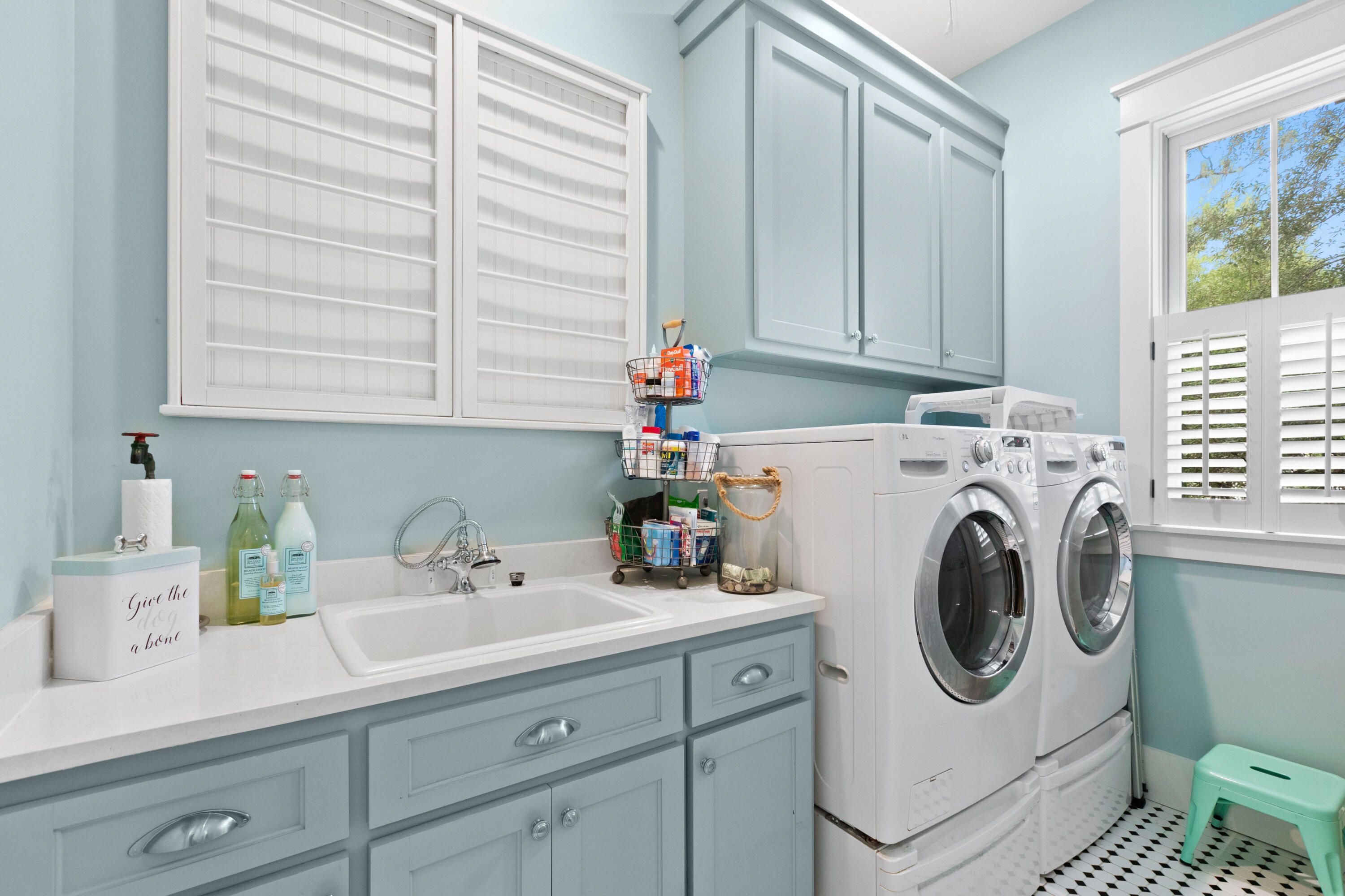 120 Hammock Lane Santa Rosa Beach, FL 32459 - Photo 31 of 57 a utility room with sink dryer and washer