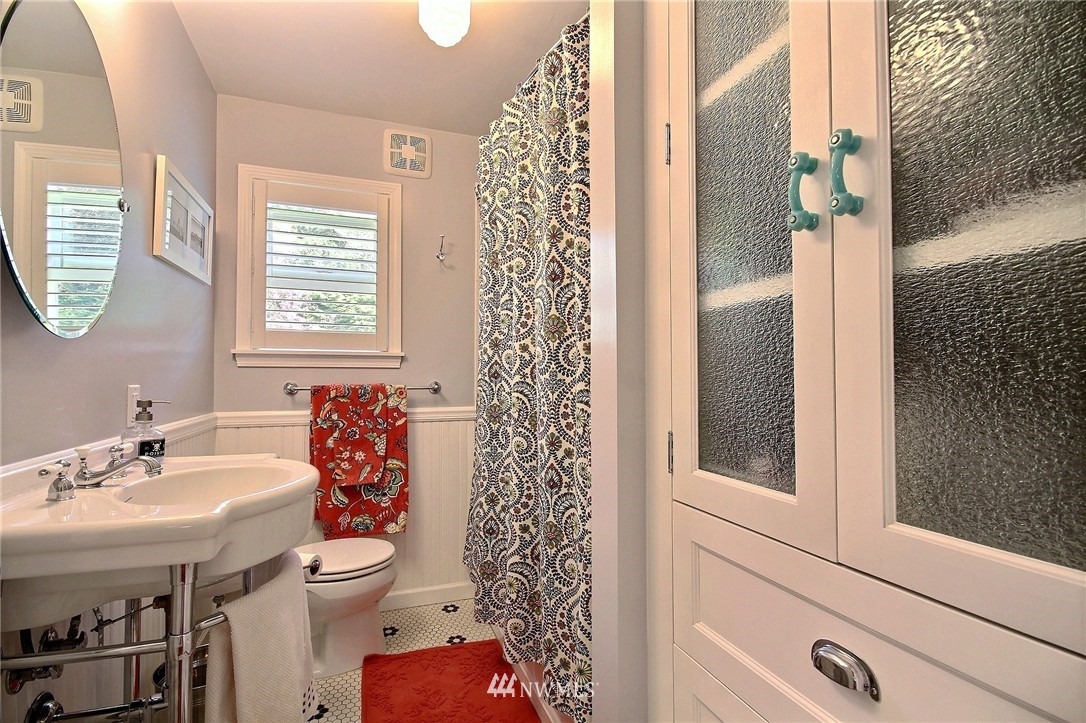 4502 Southwest Austin Street Seattle, WA 98136 - Photo 12 of 25 Gallery Image 12